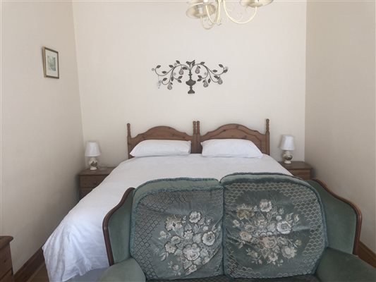 Double bed in Torridge room at Forda Farm Bed and Breakfast